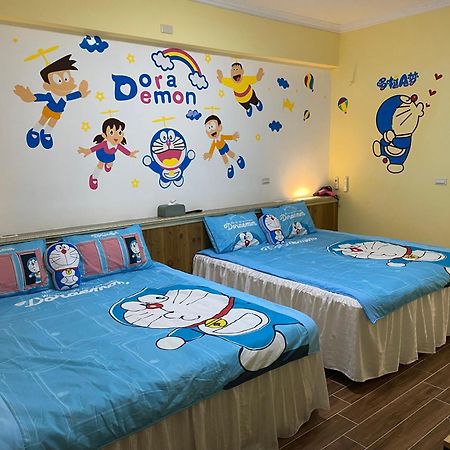 Holby No.8 Elevator Homestay Taitung Bilik gambar