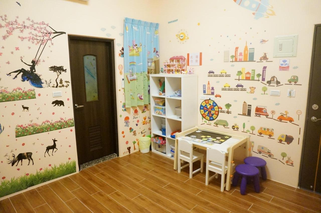 Holby No.8 Elevator Homestay Taitung Luaran gambar